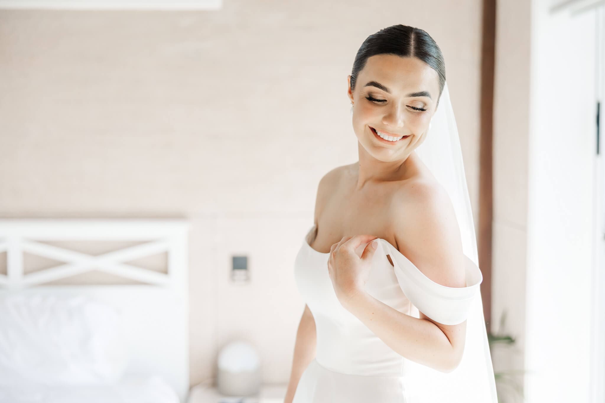 Stunning bride prepares for her wedding day, in the Hilltop Chalet at The Woodbury Lookout wedding venue near Yeppoon. Captured by Julie-Anne Photography.