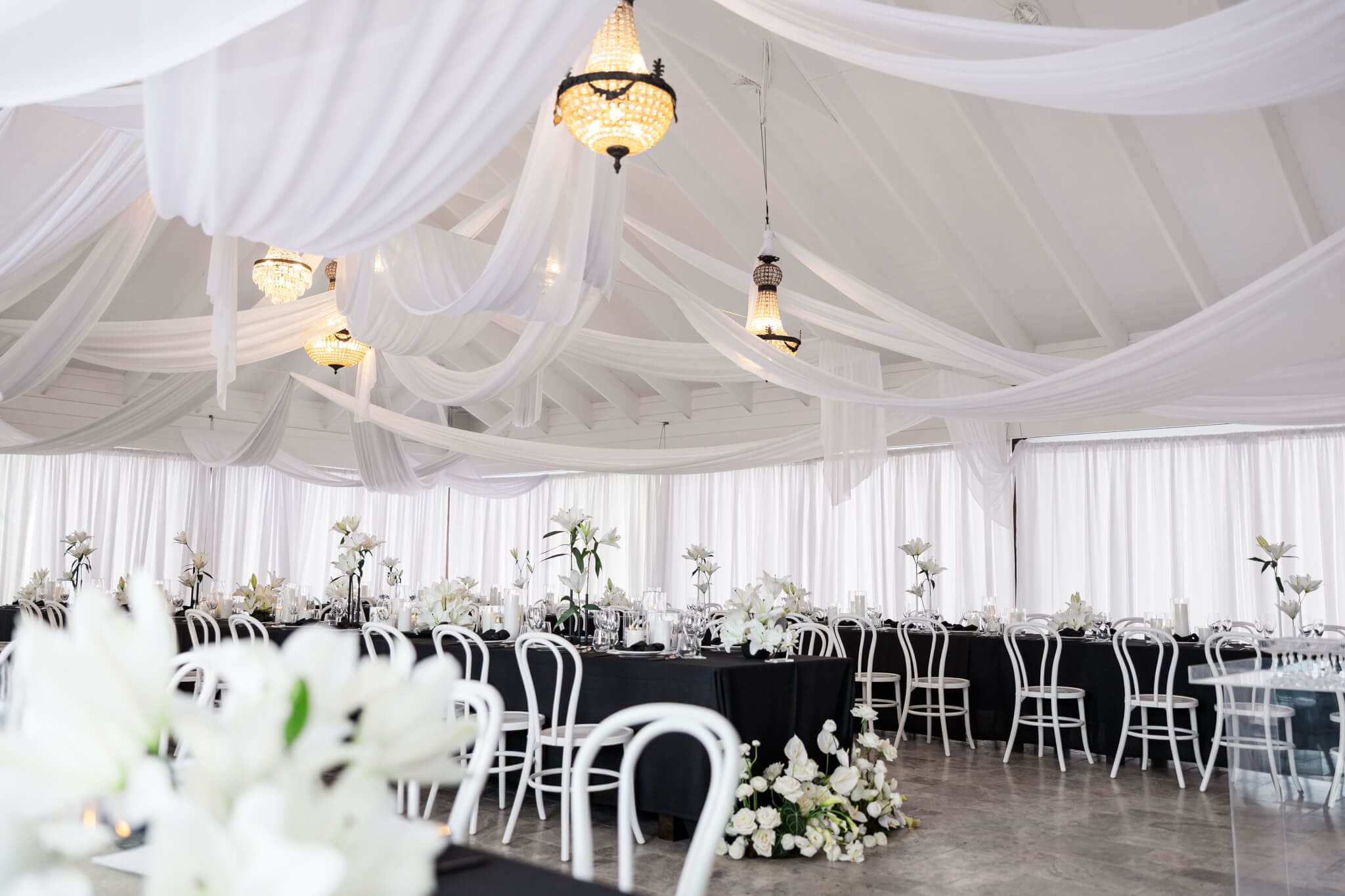 Beautiful wedding reception styled by Vintage Hire, a wedding stylist in Rockhampton. Captured by Julie-Anne Photography